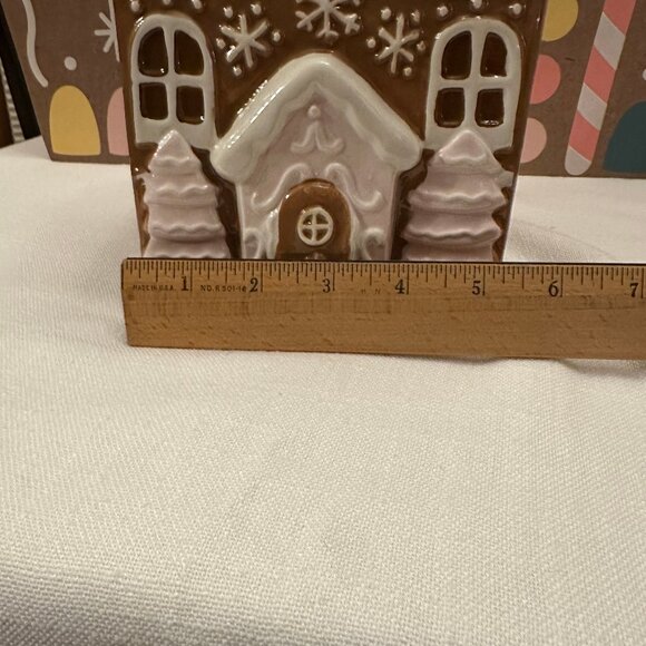NWT Peppermint & Pine Pink Christmas Gingerbread House Ceramic Cookie Jar 9.5" - Picture 8 of 8